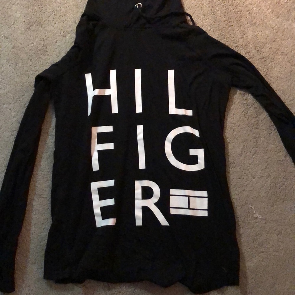 Tommy Hilfiger sweatshirt.